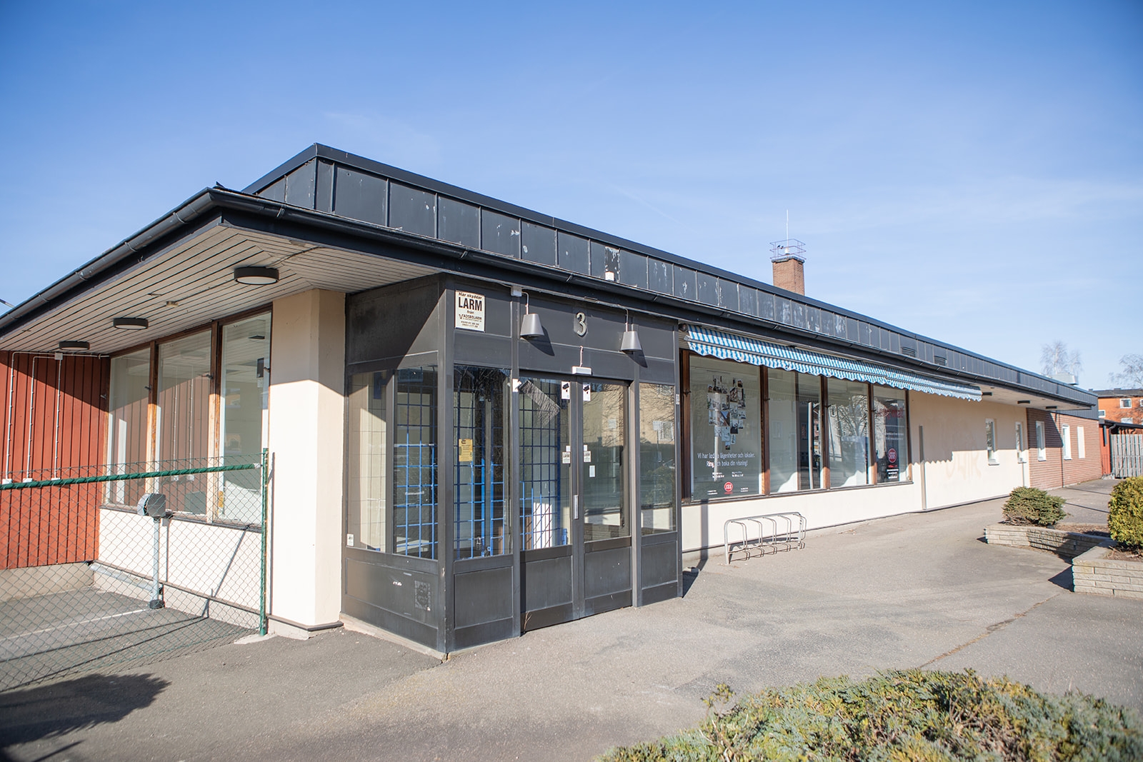 SBB – exteriör av lokal i Skara
