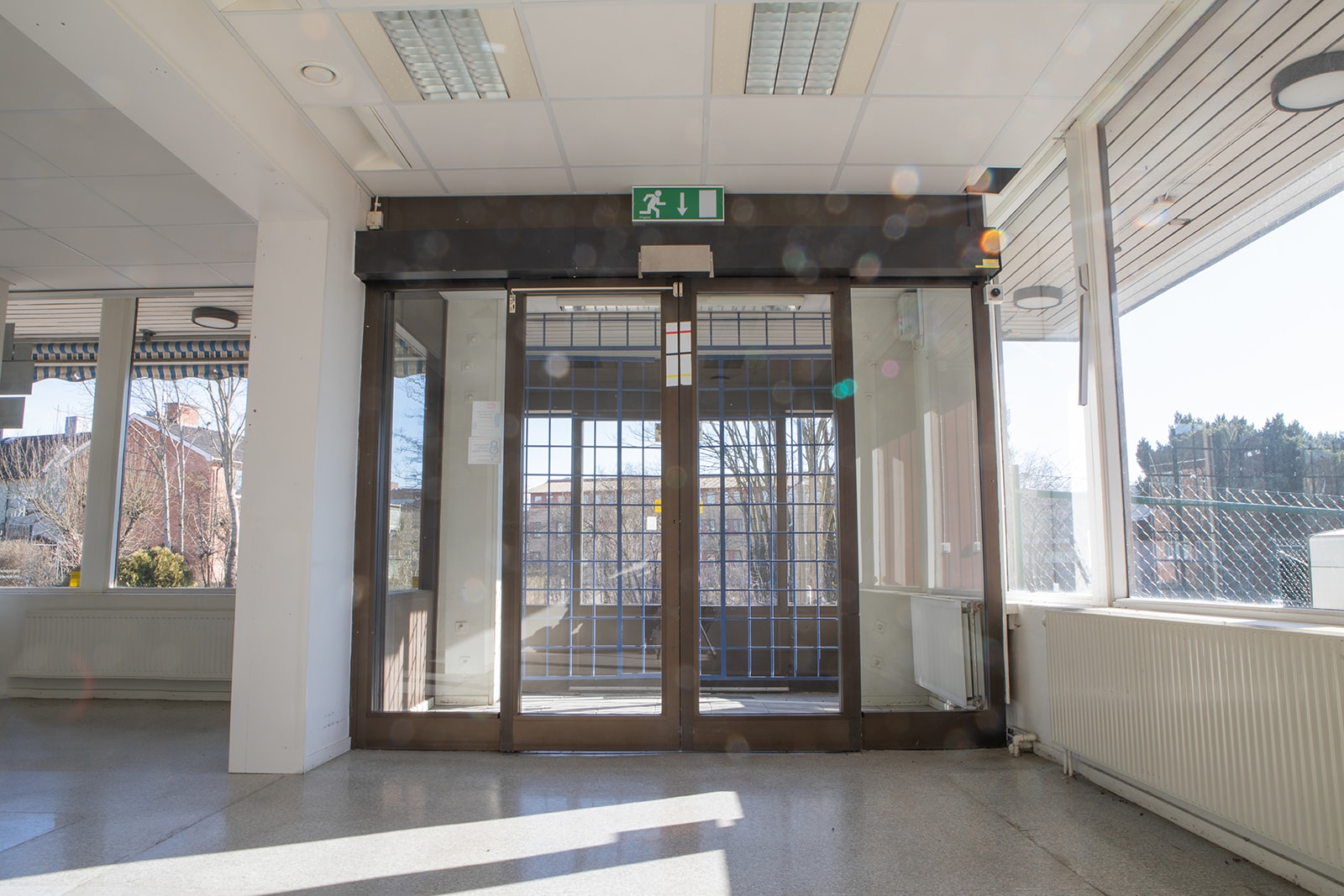 SBB – entré och fönsterparti i lokal