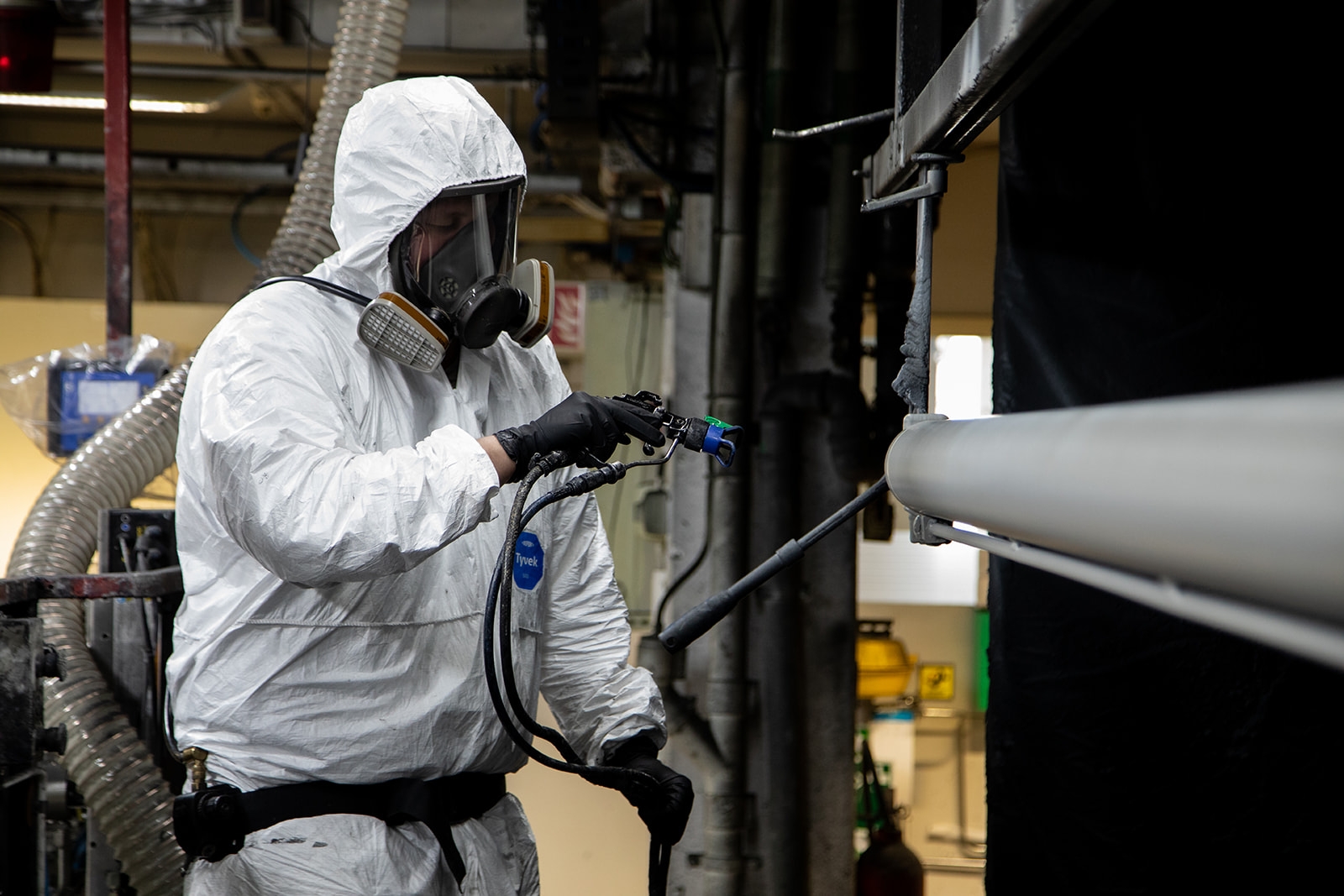 Parker i Falköping – porträtt vid manuell bearbetning i verkstad