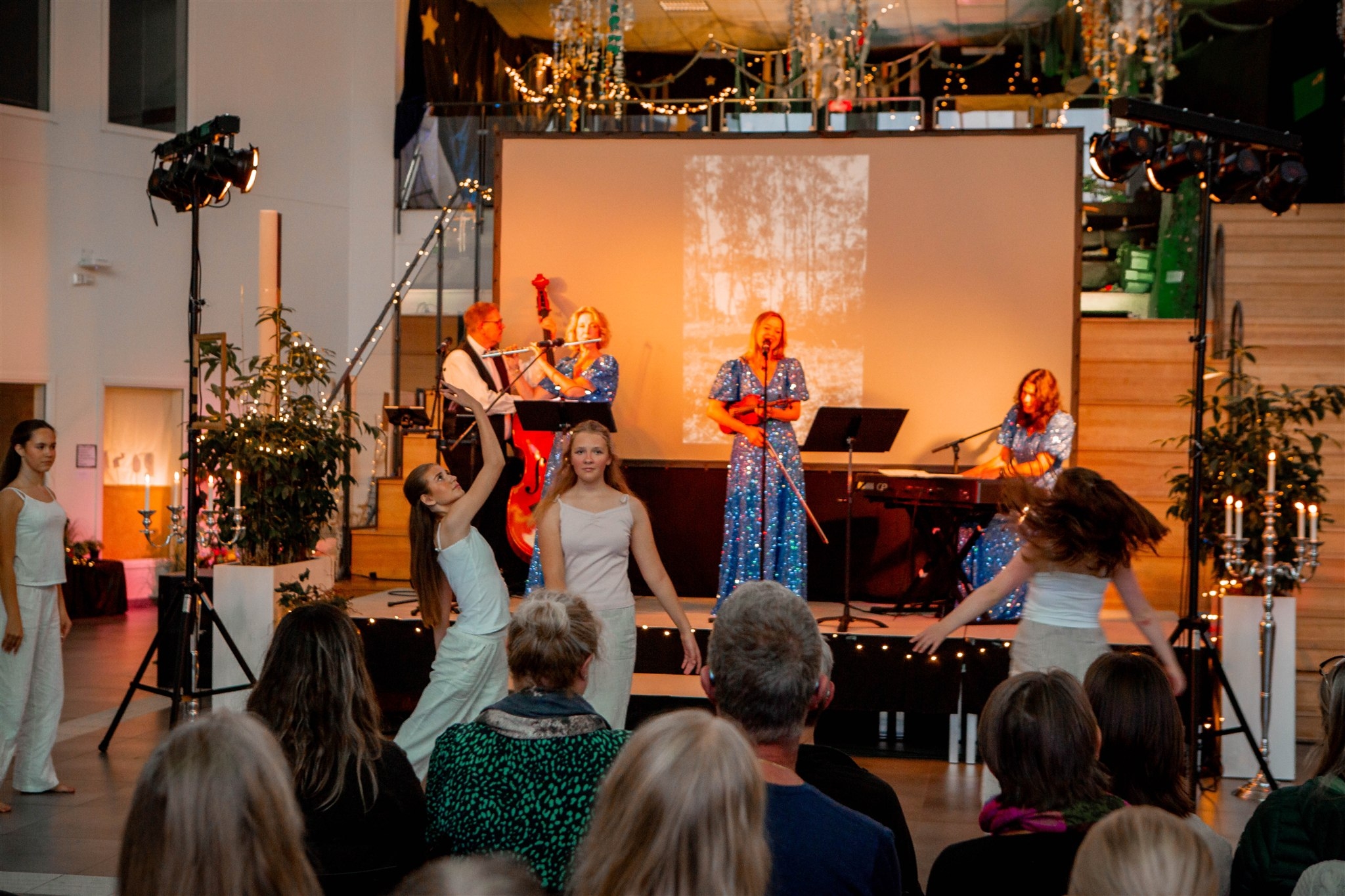 Bauer Quartet – helbild av scen, publik och ljussättning under konserten