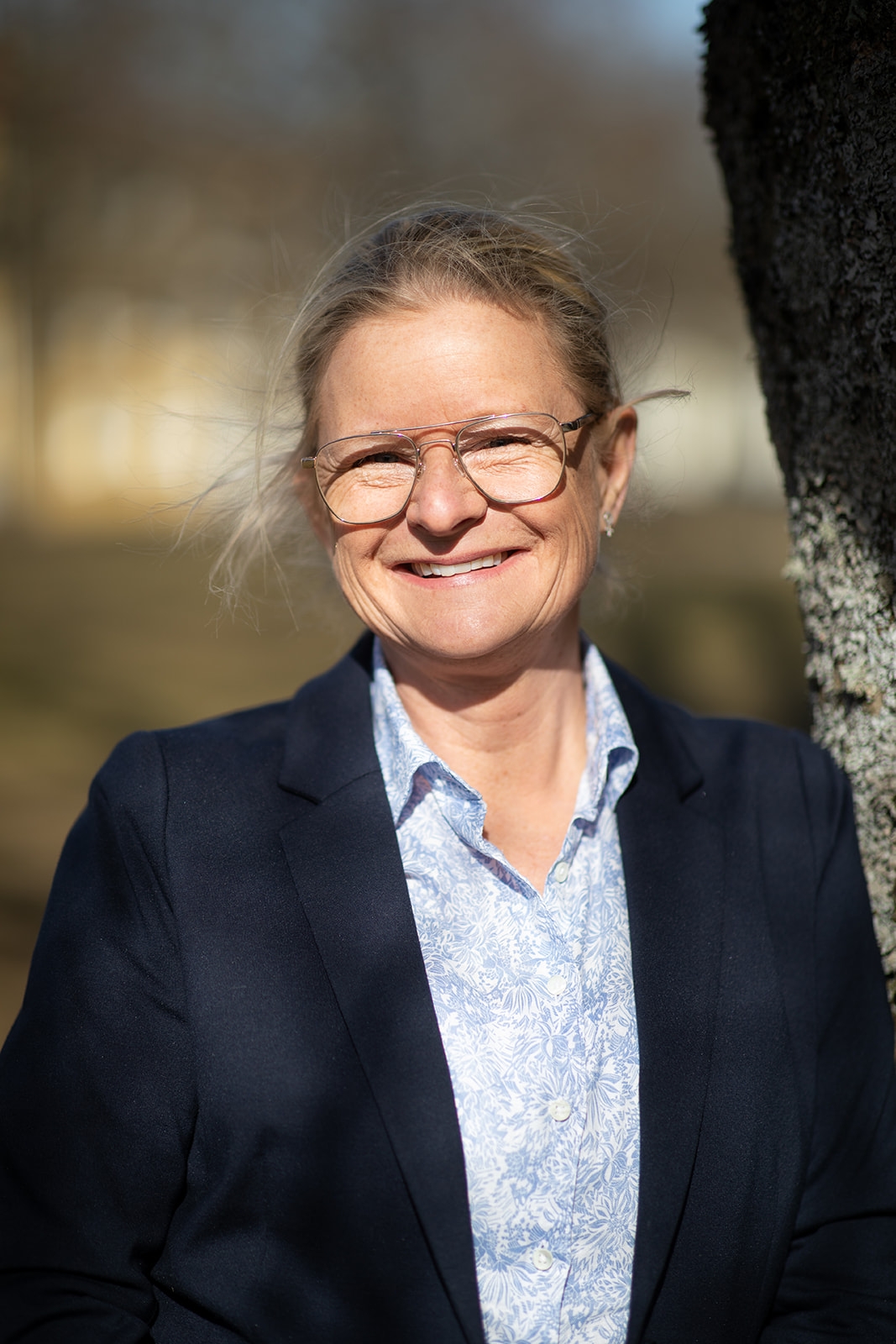 Liberalerna Falköping – porträtt utomhus med mjuk bakgrund