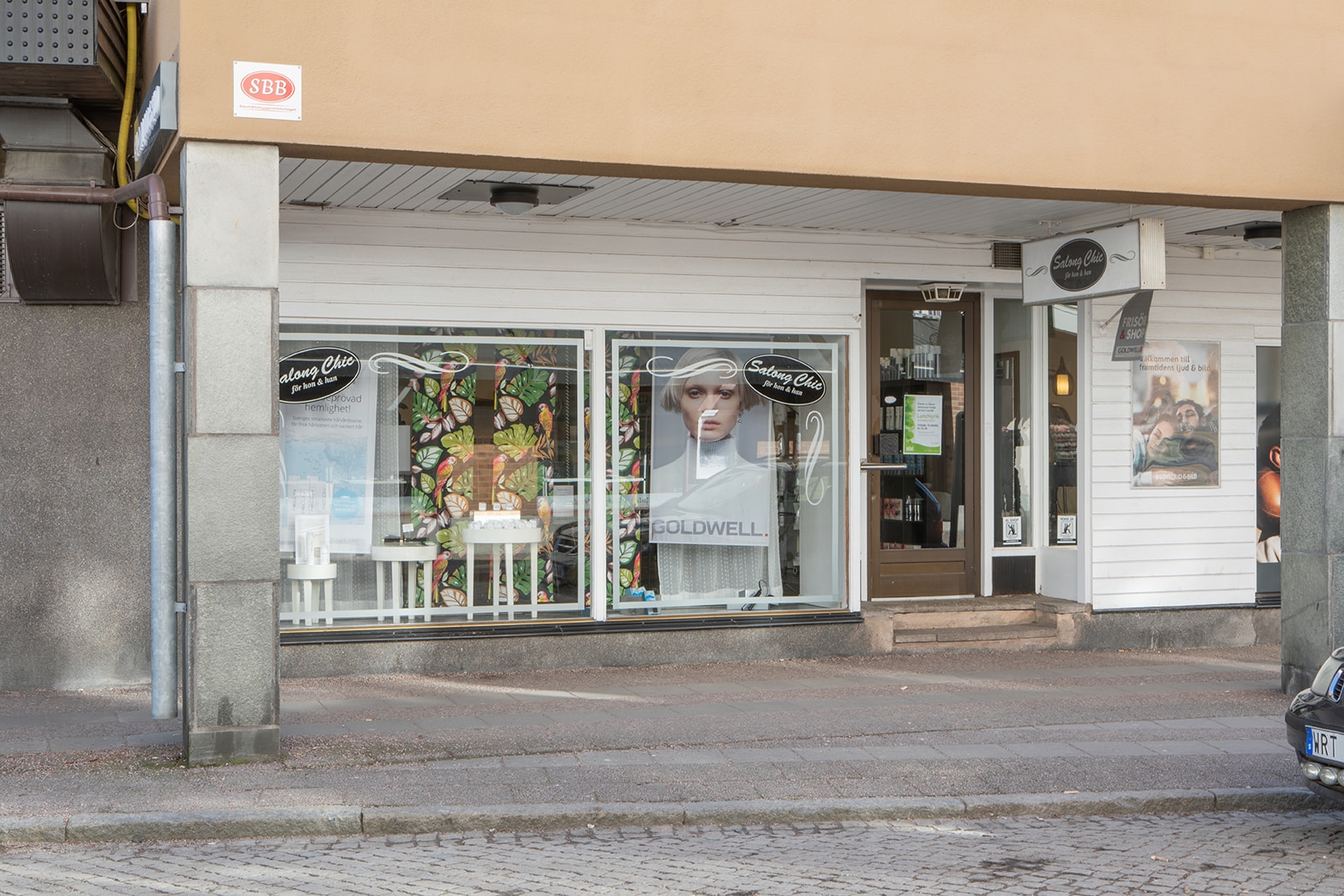 SBB – fasad med butikslokal i markplan